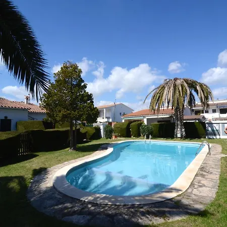 Casa vacanze Townhouse In Costa Brava Near Sandy Beaches