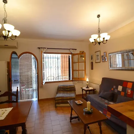 Townhouse In Costa Brava Near Sandy Beaches L' Escala