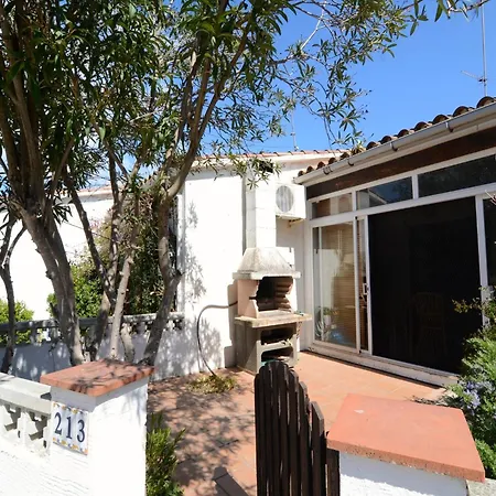 Townhouse In Costa Brava Near Sandy Beaches